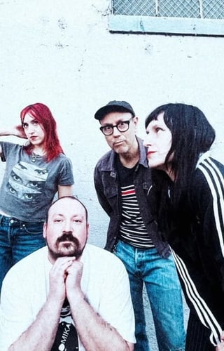 Cover image for Mo Dotti