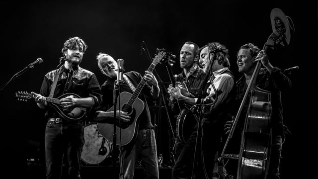 Cover image for Her Majesty